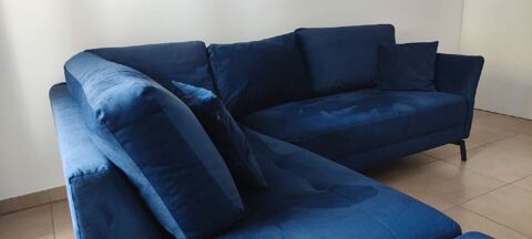 Trs beau canap d angle Chateau d Ax bleu velours 1000 eur 0 Antibes (06)