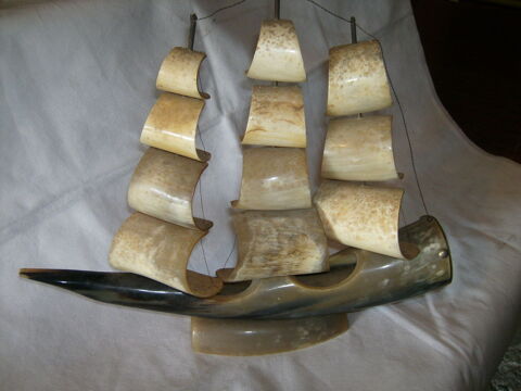 ANCIEN BATEAU VOILIER EN CORNE 65 Wolxheim (67)