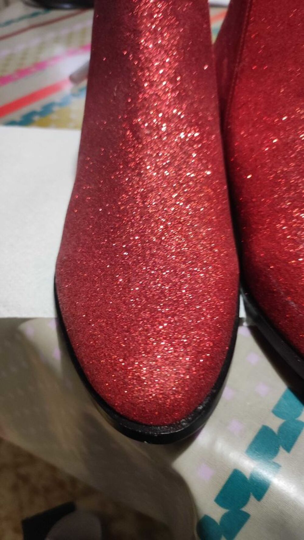Bottines rouges belle qualit&eacute; Paillettes incrust&eacute;es. Mellow Yellow pointure 35 Chaussures