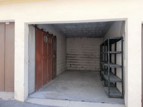  Parking / Garage  louer 16 m