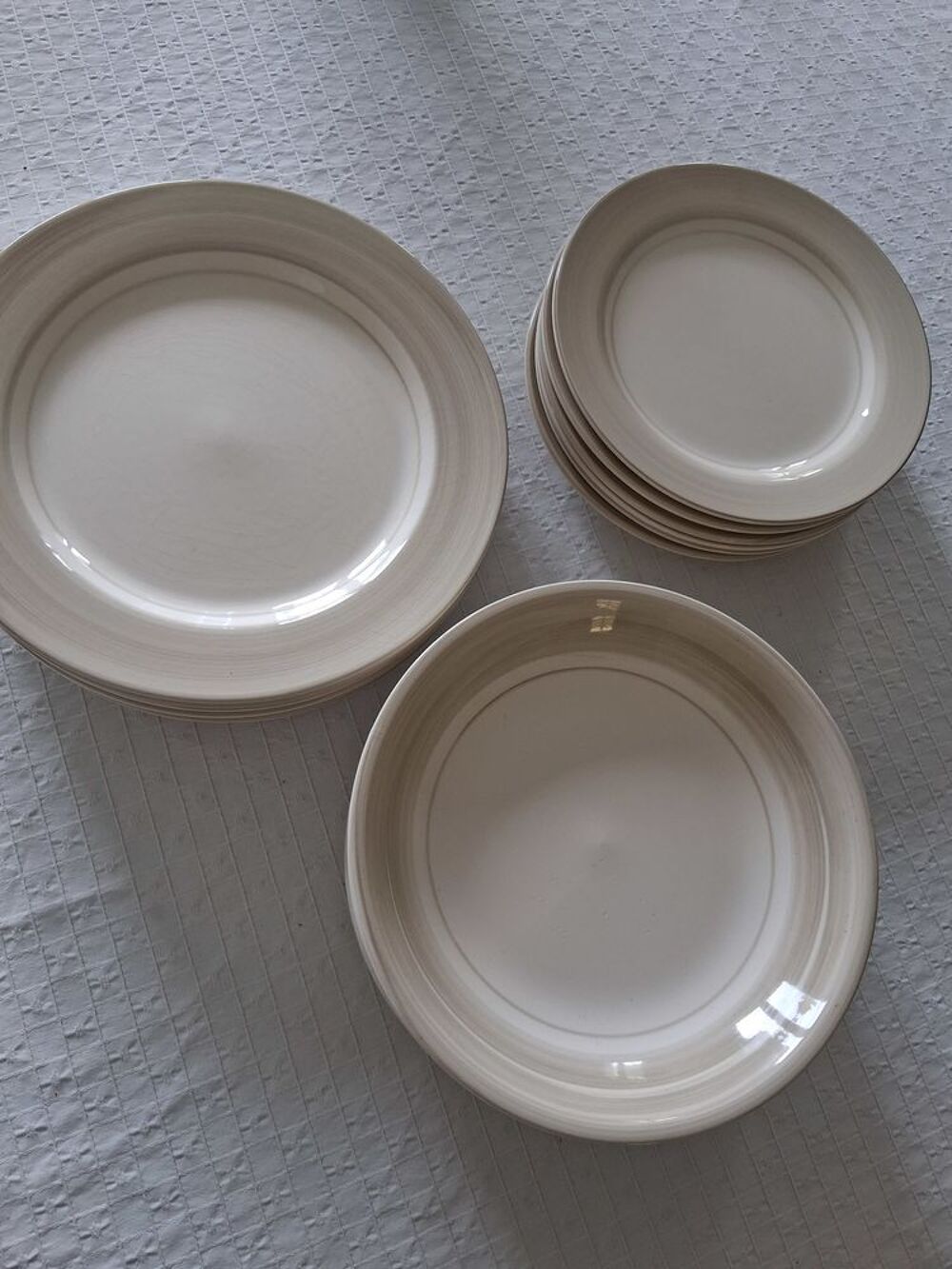 Lot 18 assiettes Electroménager