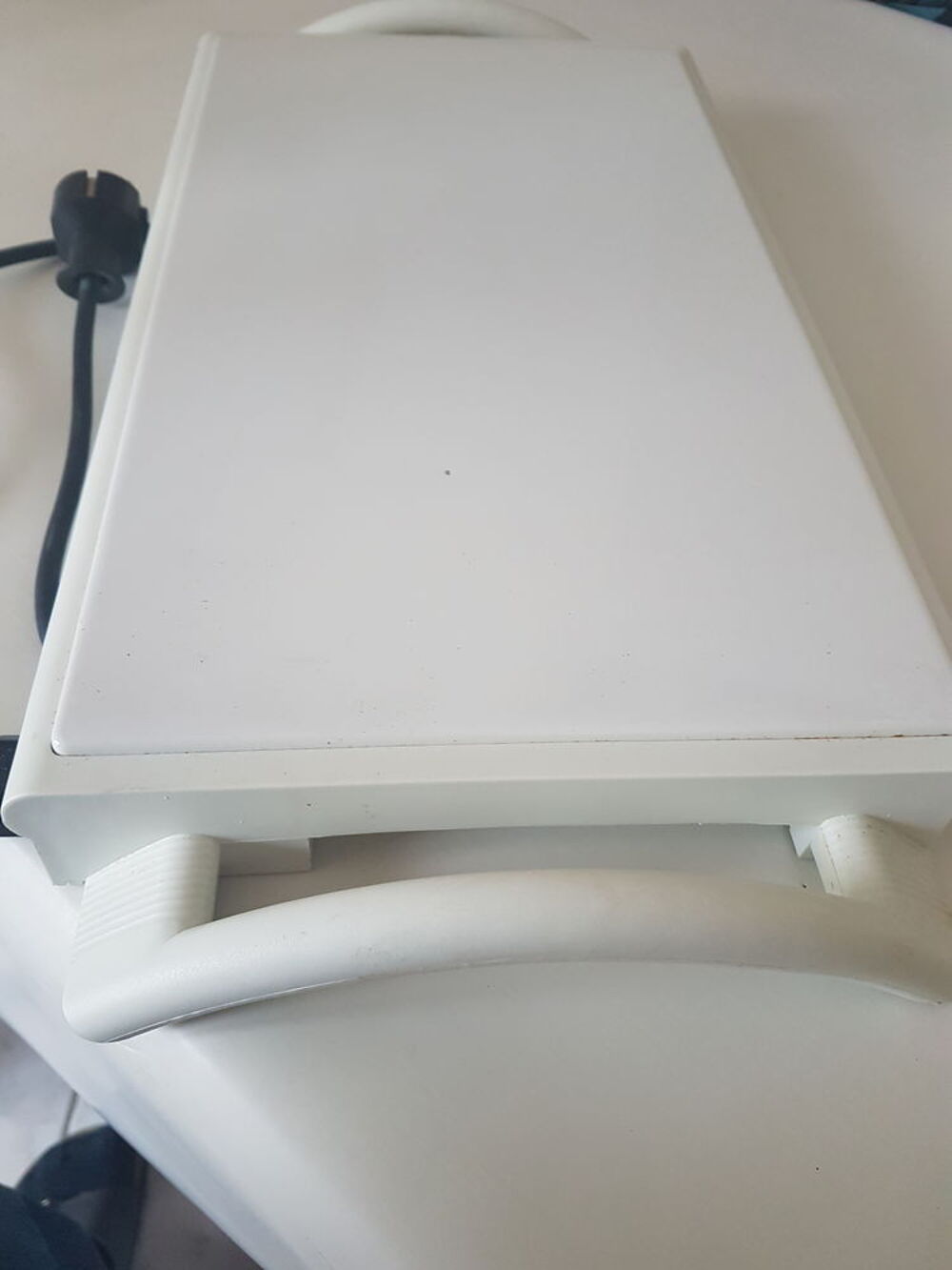 Chauffe plat &eacute;lectrique neuf Electroménager
