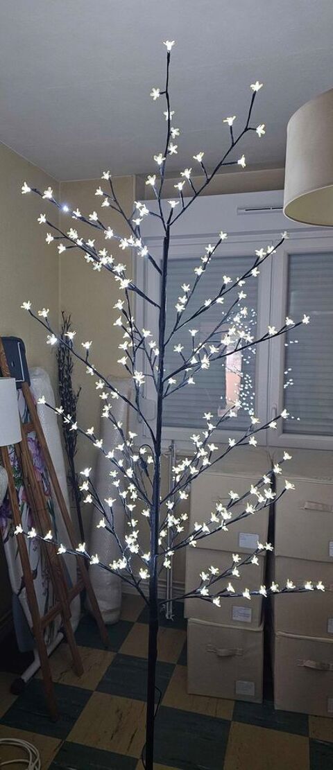 Lampe d�coration avec lumi�res r�glable. Longueur 1,50 m. 50 Morhange (57)