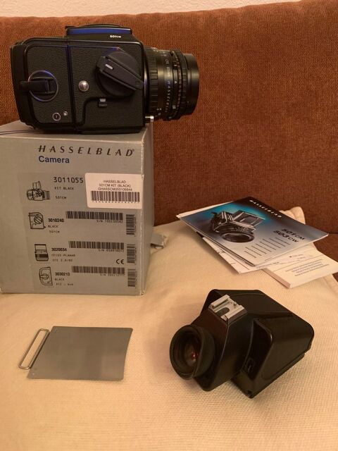 Hasselblad 501 C/M, Planar, A12 et prisme PME 0 Saint-Didier-la-Fort (03)