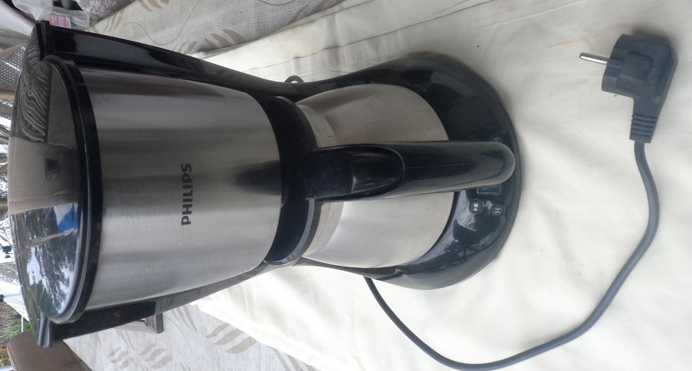 Cafeti&egrave;re Philips HD7470 tr&egrave;s peu servie, en tr&egrave;s bon &eacute;tat Cuisine