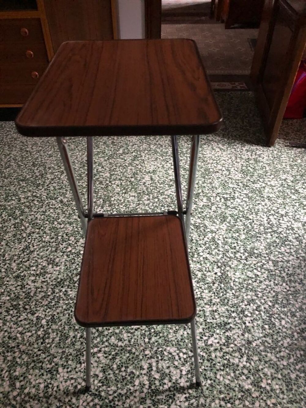 TABLE POUR PROJECTEUR 
