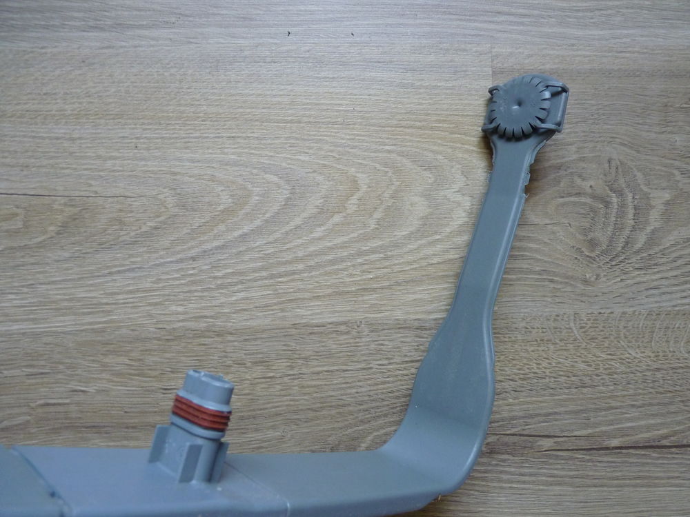 bras / conduit d'alimentation du bras d'aspersion d'un lave- Electroménager