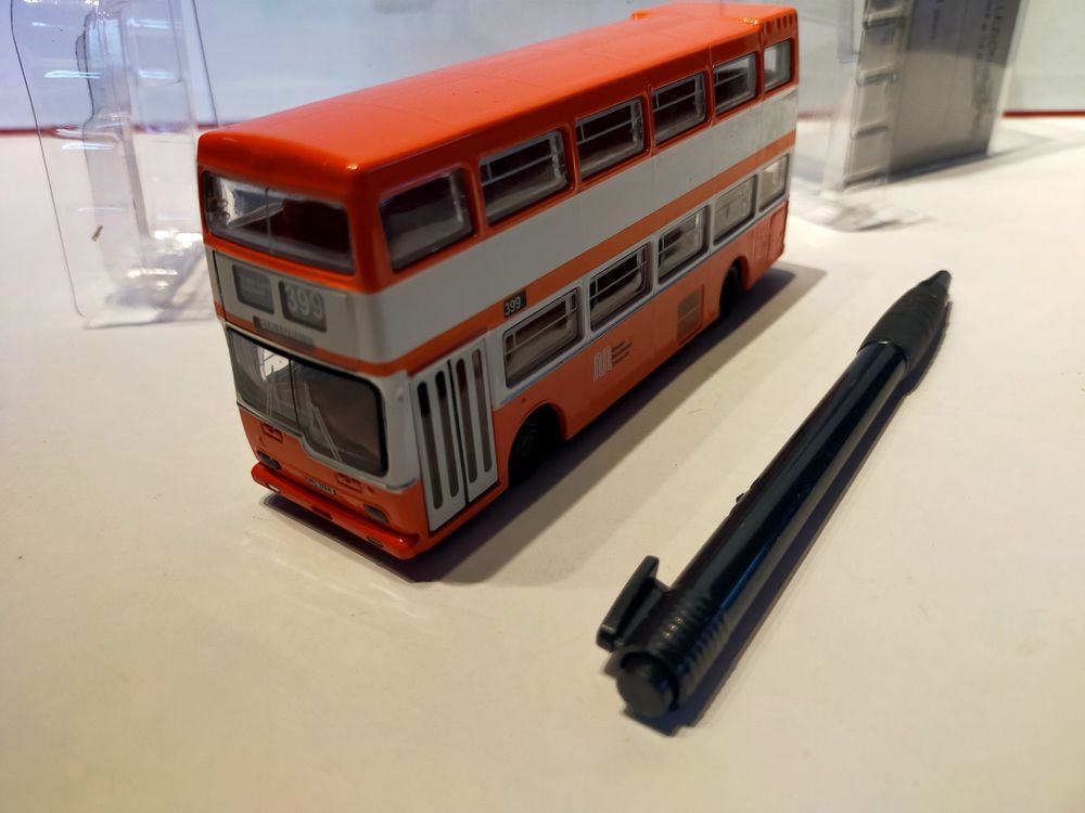 Manchester Bus miniature orange imp&eacute;riale 1/76
Jeux / jouets