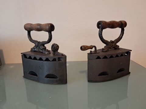 Deux fers à repasser à braise anciens Appenwihr (68)
