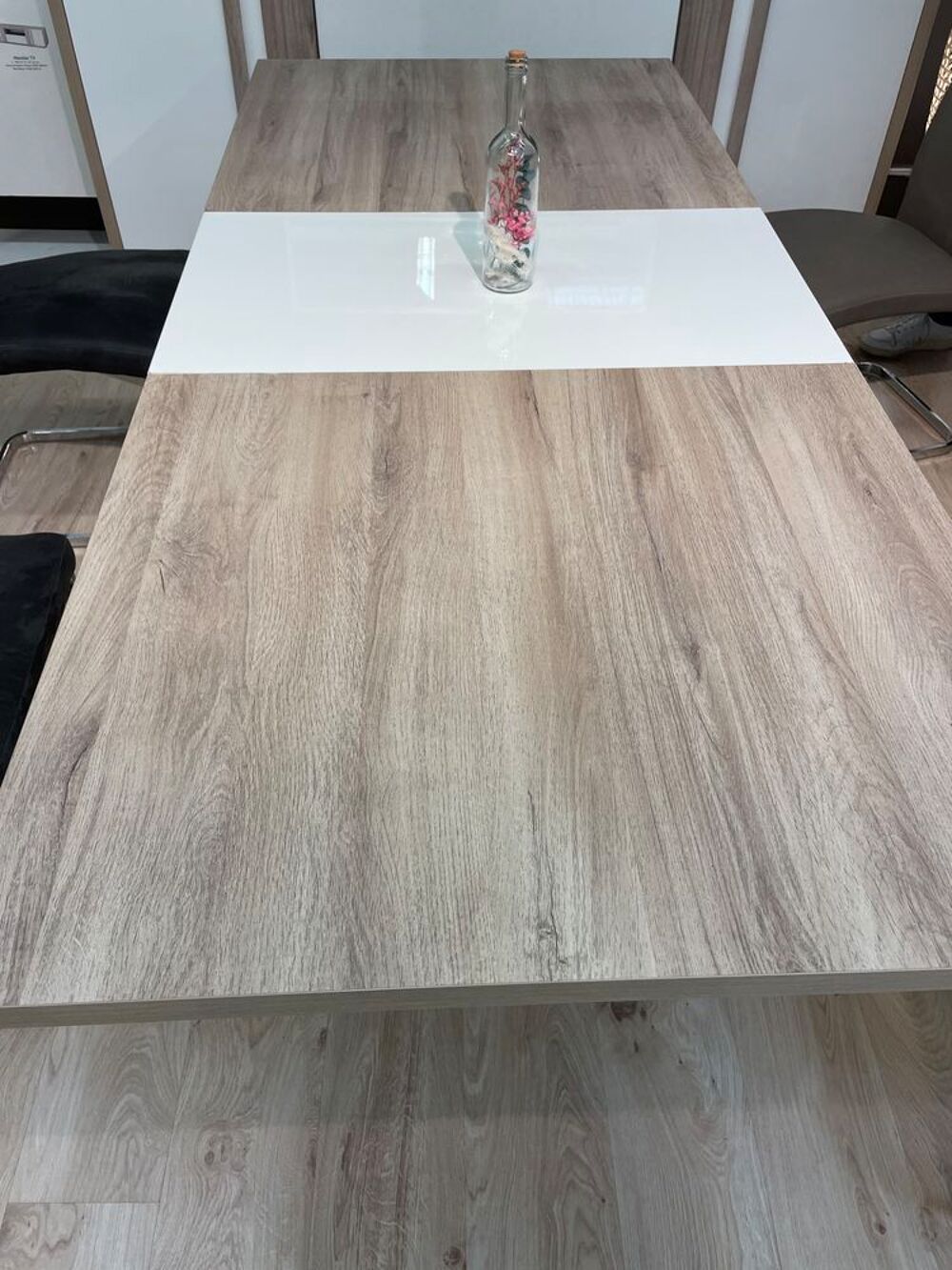 Table &agrave; manger avec rallonge - jusqu'&agrave; 8 personnes Meubles