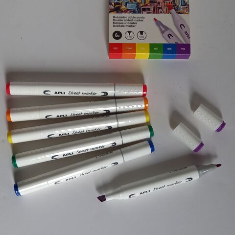 Feutres � double pointes avec encre � base d'alcool, lot de  9 Saumur (49)