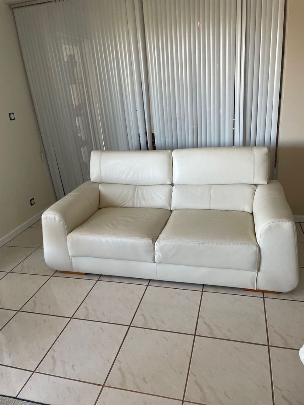 ensemble canap&eacute; fauteuil cuir blanc Gautier Meubles