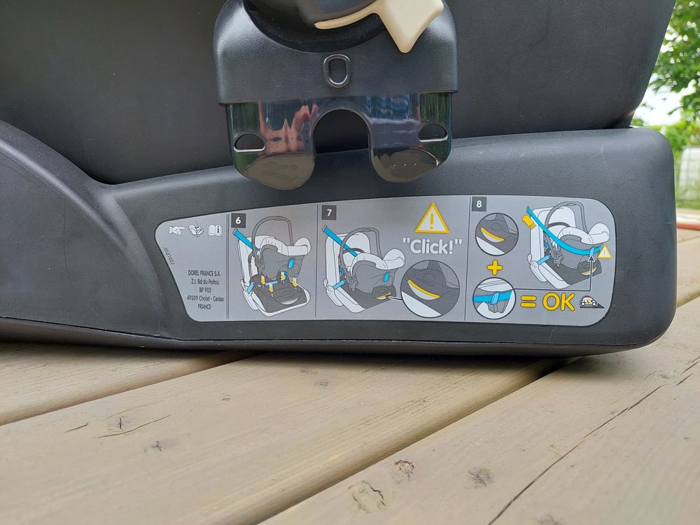 Si&egrave;ge auto : cosy et base Puériculture