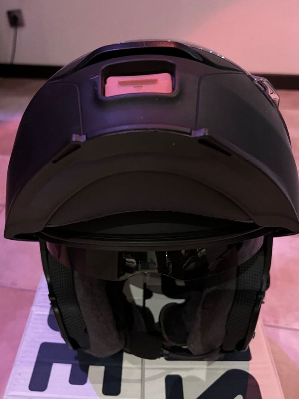 2 casques de moto SHOEI M et S avec intercom Sports