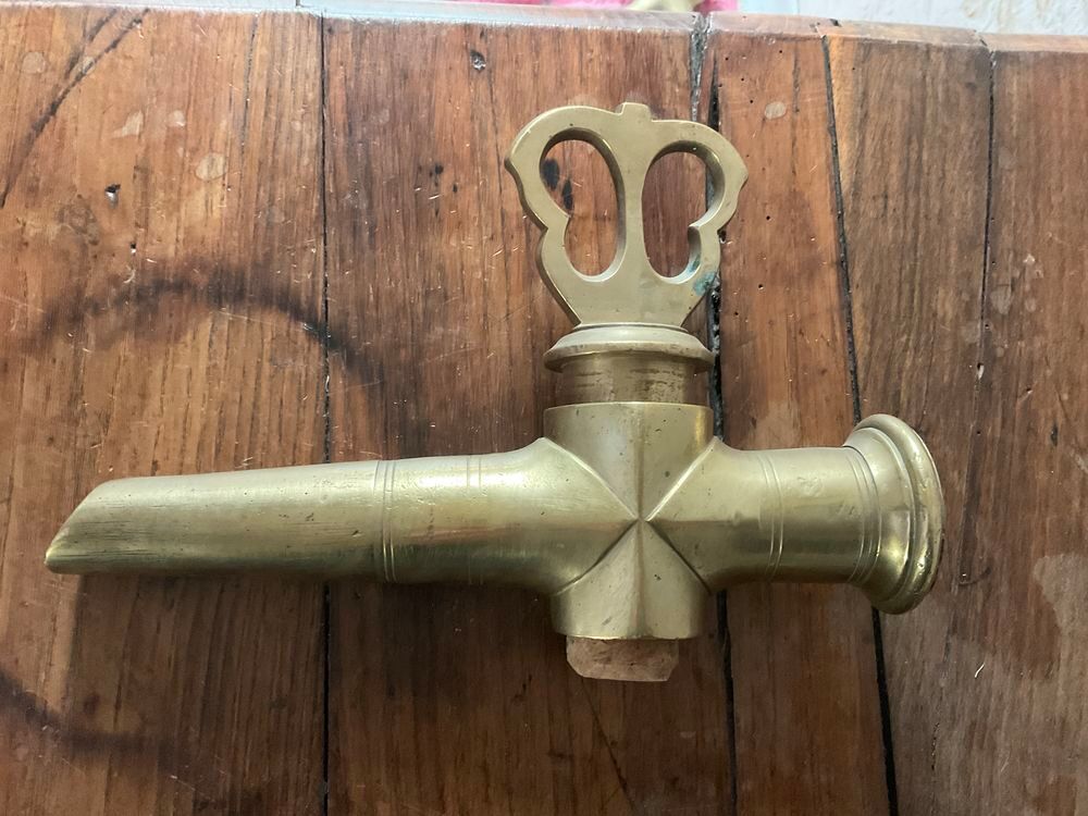 Ancien robinet de fut en bronze ou laiton 