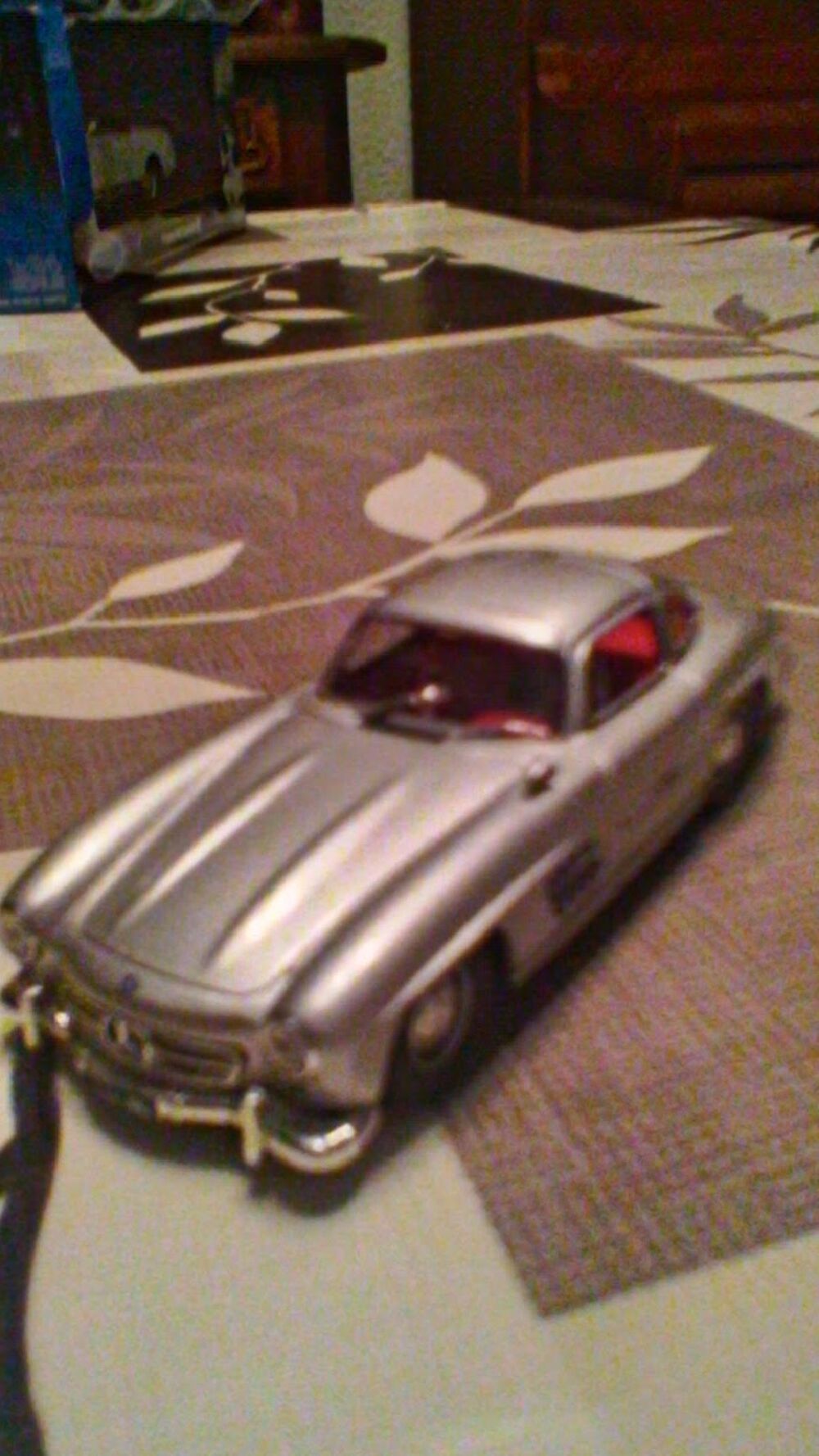 Voiture miniature Mercedes 300sl 