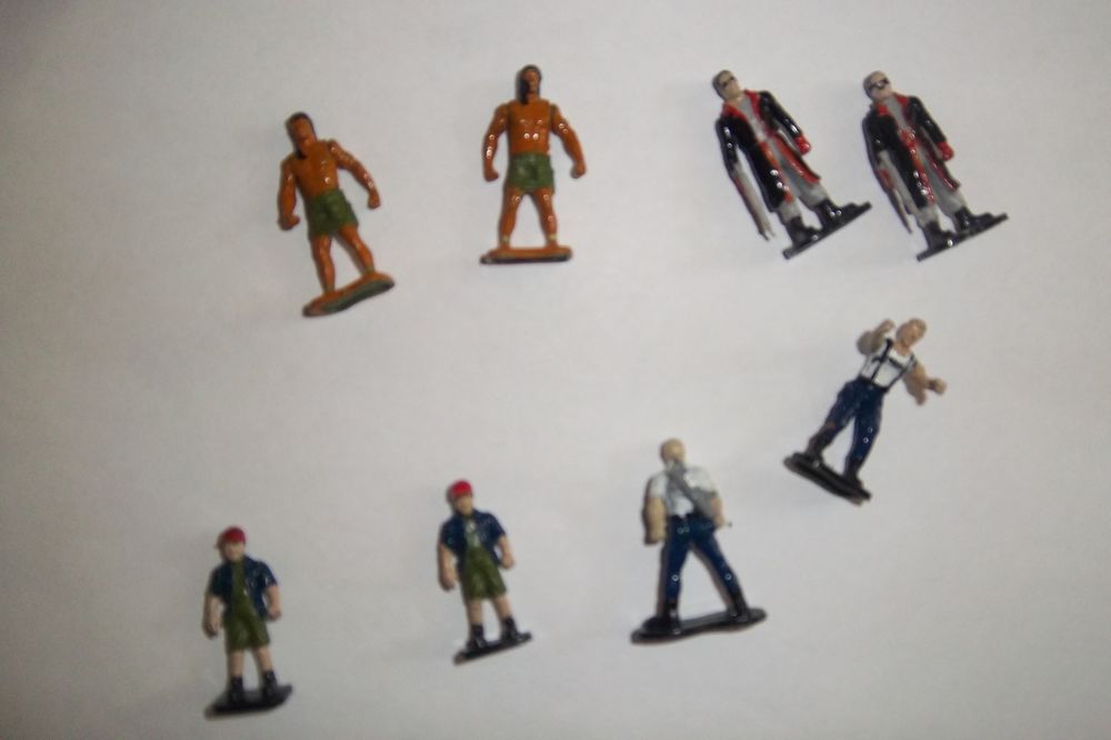 Lot de 8 figurines Majorette 3,5 cm 