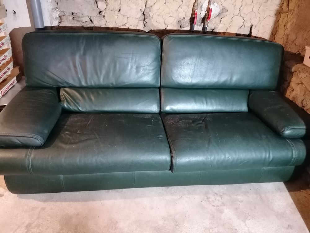 2 canap&eacute;s cuir Meubles