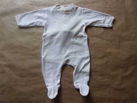 Lot de vtements en taille 3 mois 8 Montaigu-la-Brisette (50)