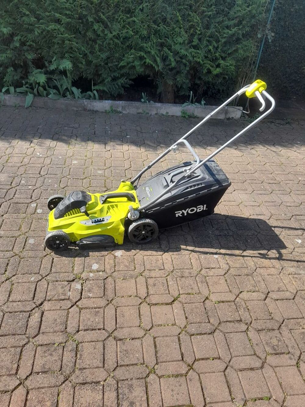 tondeuse Ryobi rlm 4018 electrique Jardin