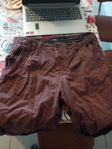 short homme DNM DISSIDENT 328 8 Barbezieux-Saint-Hilaire (16)