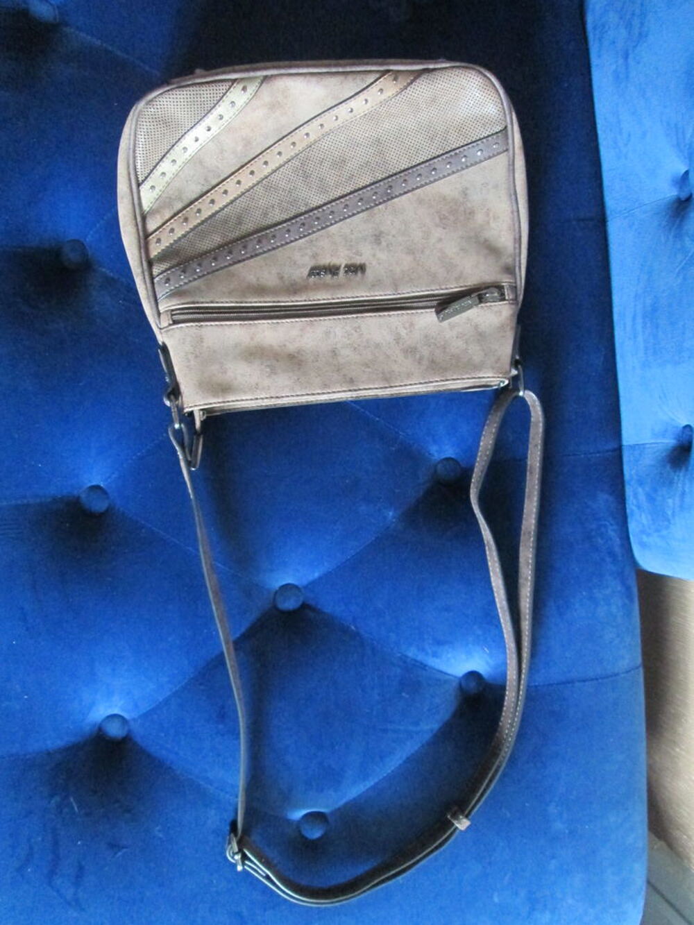 Sac &agrave; main gris taupe neuf Mac Alyster cr&eacute;ation Maroquinerie