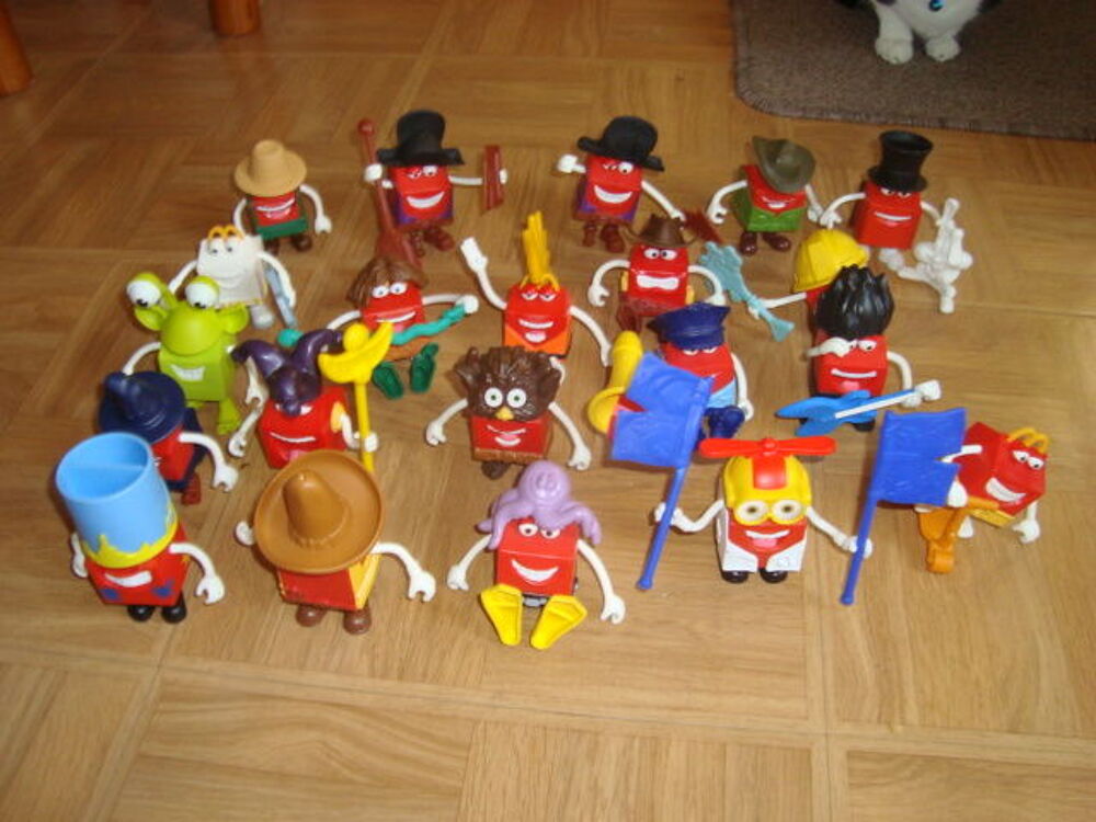 21 FIGURINES MAC DO avec ces accessoires
1 euros la figurine Jeux / jouets