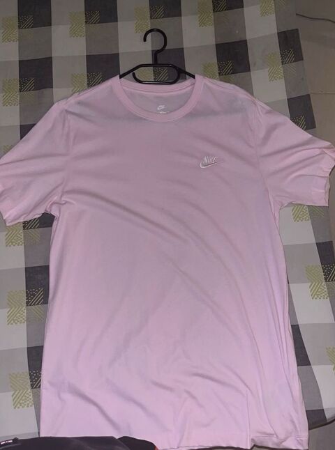 Deux T-shirt Nike neuf Av taille M Neuf 35 Petit-Canal (97)