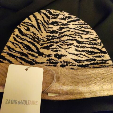 Bonnet coton et un peu de laine Zadig & Voltaire beige . 79 Verneuil-sur-Seine (78)
