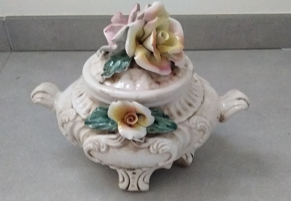 Soupi&egrave;re c&eacute;ramique D�coration