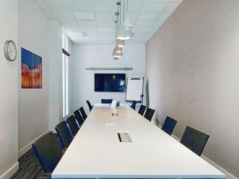 Acc&egrave;s tout inclus &agrave; des espaces de bureau professionnels pour 4 personnes &agrave; Paris Madeleine 2079 75008 Paris
