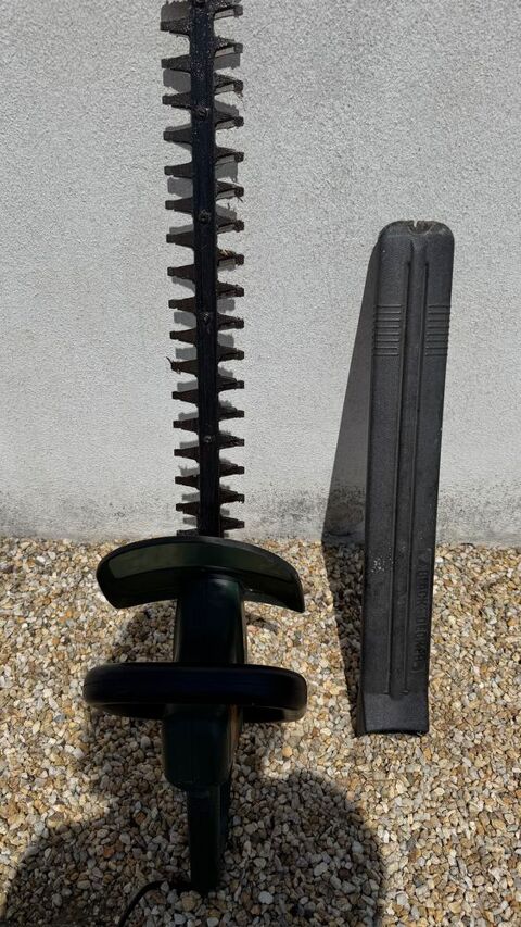 TAILLE HAIE BLACK ET DECKER GT530 500W ELECTRIQUE  40 Berric (56)