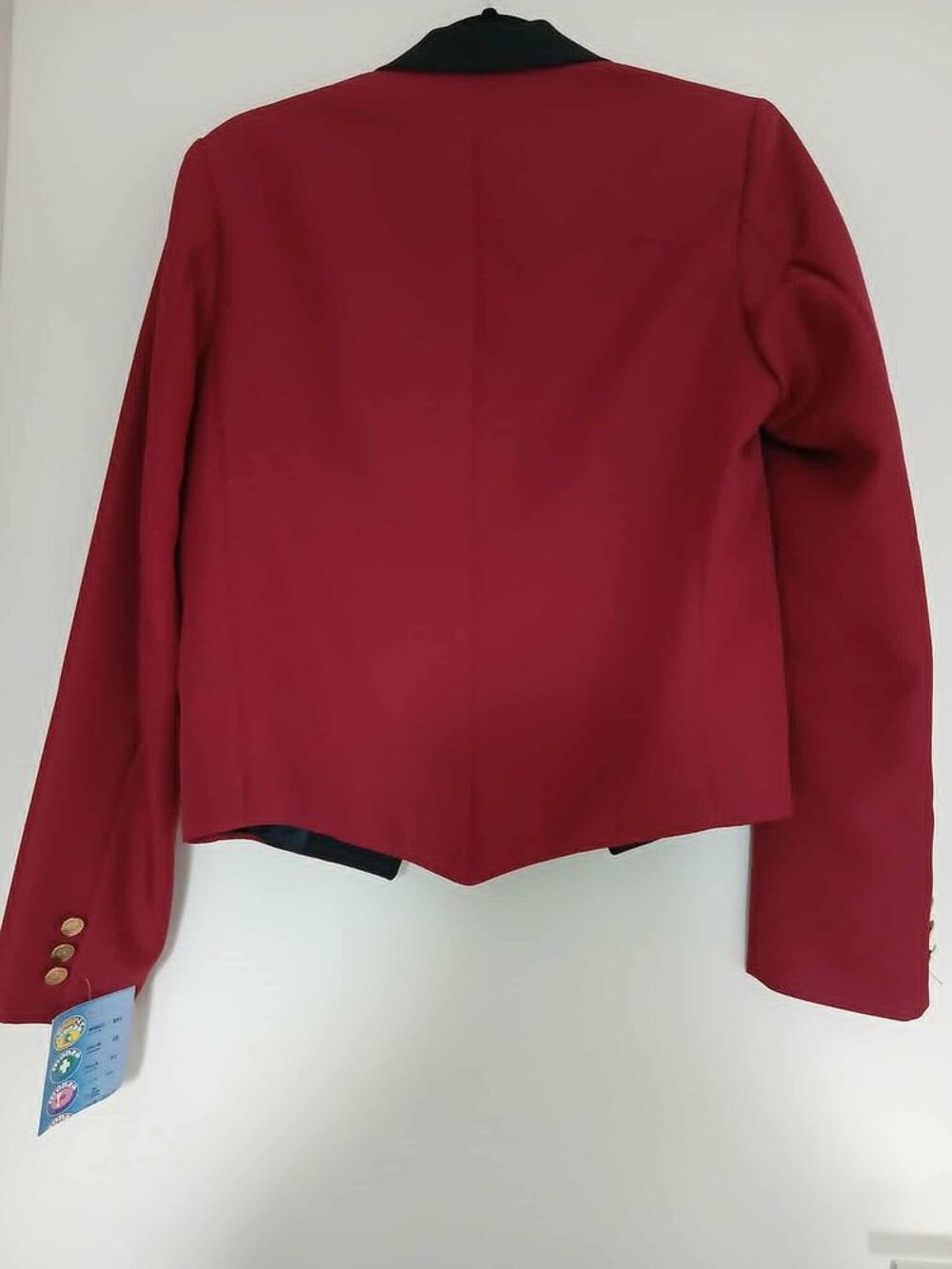 Veste spencer neuve taille 52 rouge col satin noir N&deg;1422 Vêtements