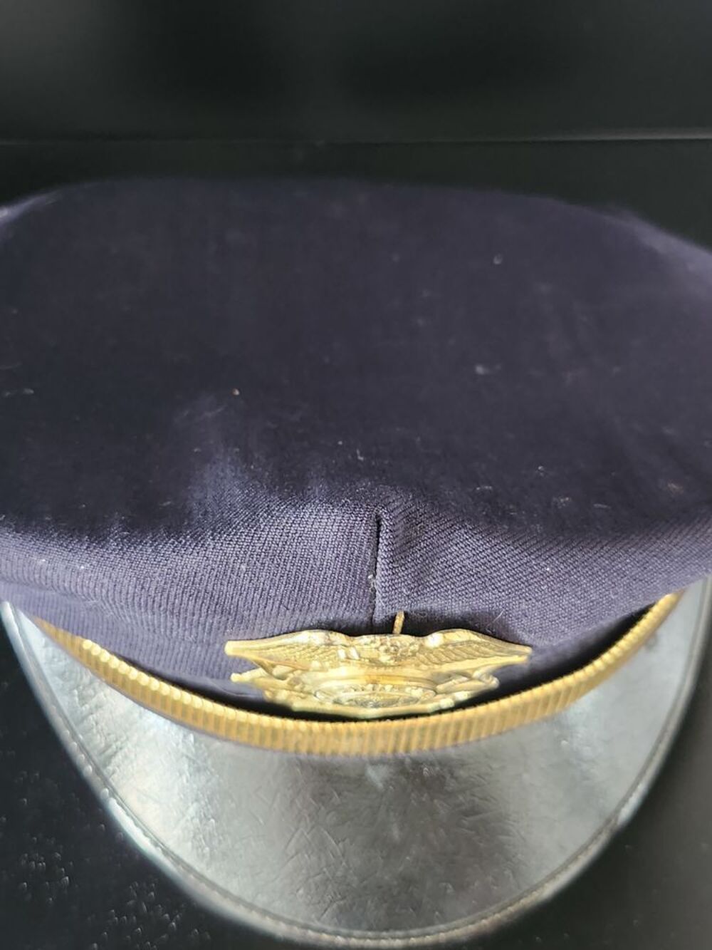 Casquette de police d&acute;Etat Massachusetts USA avec Badge 