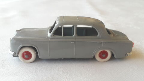 Voiture miniature PEUGEOT 403 NOREV
45 Salon-de-Provence (13)