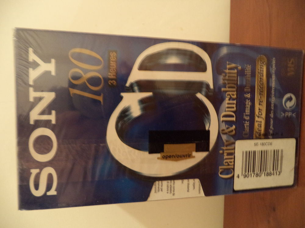 5 cassettes vid&eacute;o vierges VHS SONY. Audio et hifi