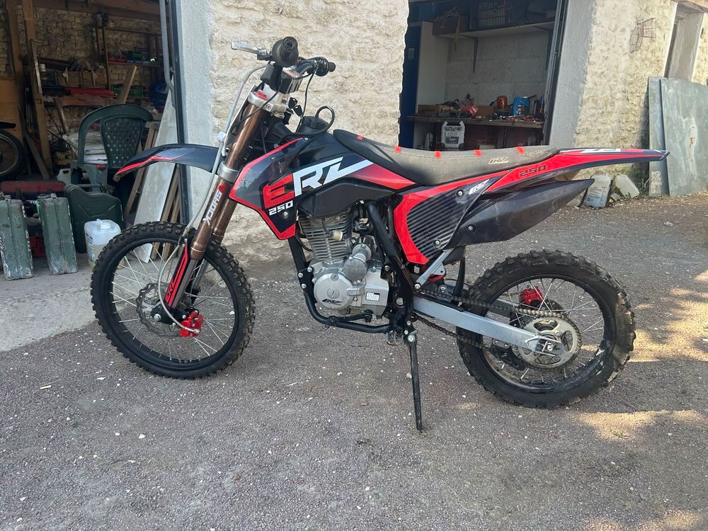 DIRT BIKE 2023 occasion 17400 Saint-Pierre-de-Juillers