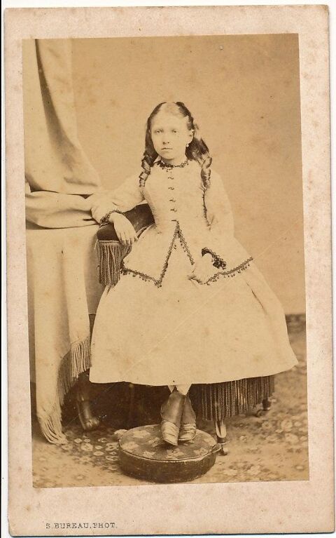 Portrait Enfant Fille Noble Photographie Bureau à Paris 1870 12 Paris 1 (75)