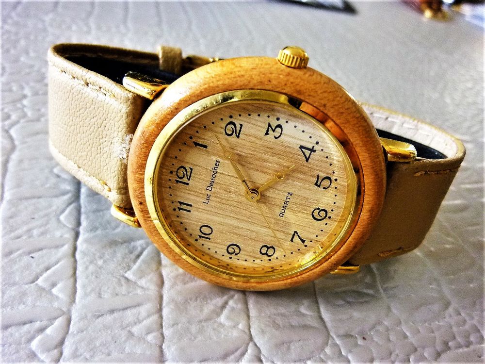 LUC DESROCHES WOODY montre analogique LDR1012 Bijoux et montres