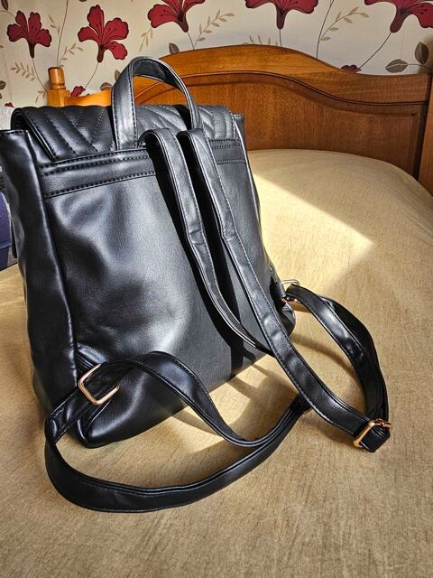 Sac à  main à  dos Neuve 10 Morhange (57)
