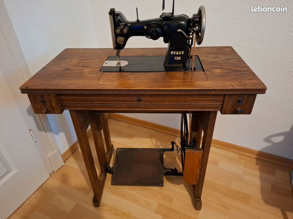 ANTIQUITE MACHINE A COUDRE DE MARQUE PFAFF Meubles