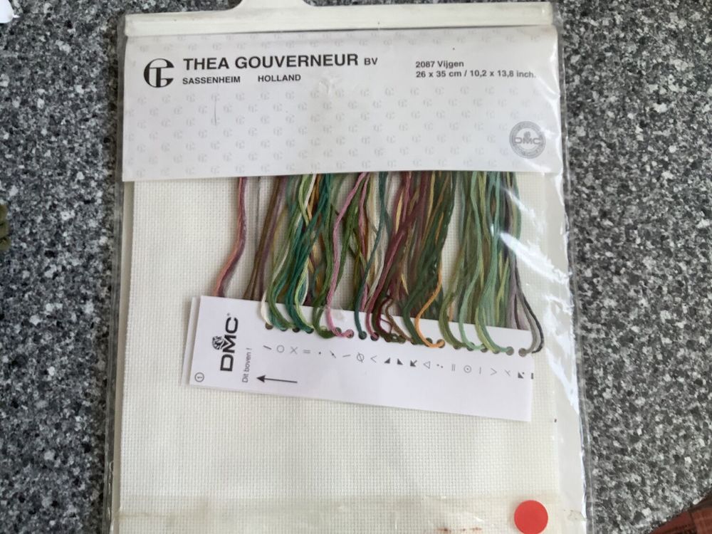 Pour les fondues de broderie aux points de croix
Décoration