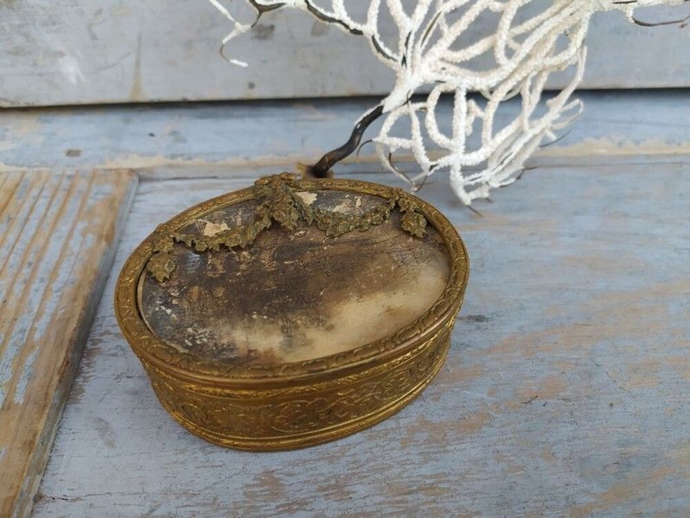 Ancienne Boite &agrave; Bijoux Bronze Laiton Gravure XIX&egrave;me 
