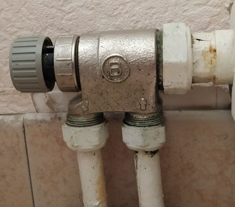 Cherche vanne pour radiateur de chauffage central Bricolage