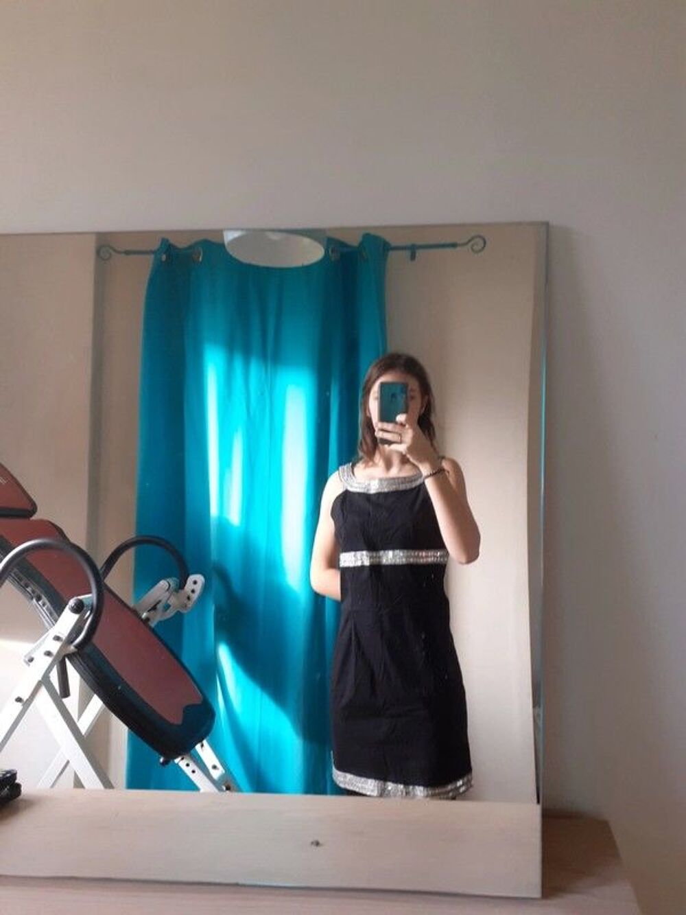 Robe noir avec bandes argent&eacute;s Vêtements