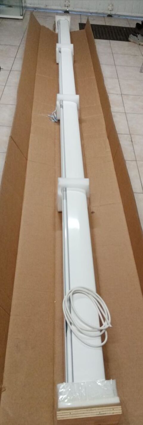 Ecran g�ant motoris� 800 Villers-en-Vexin (27)