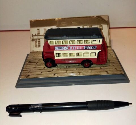 Bus miniature London transport sur socle vintage
6.5 Mirecourt (88)