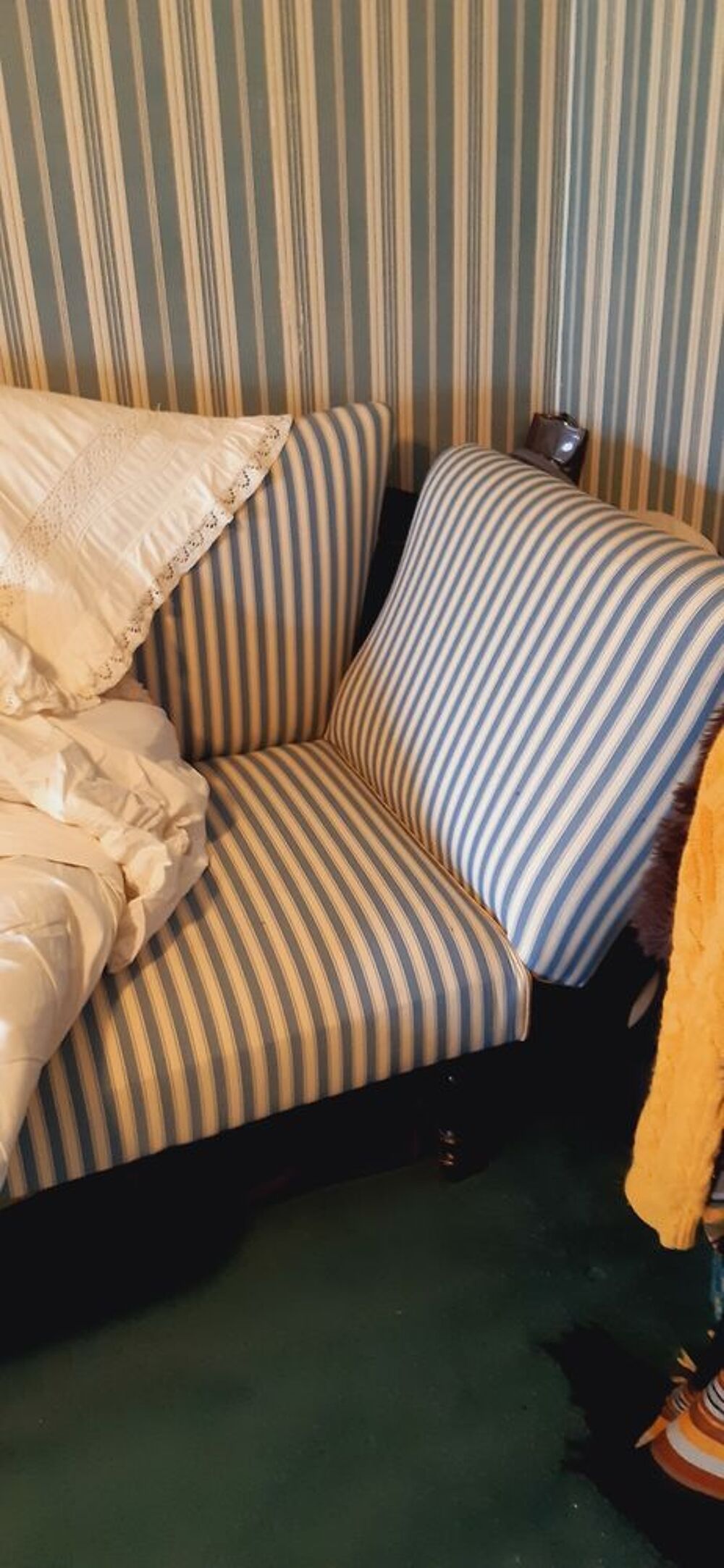 Banquette hirondelle napoleon 3 Meubles