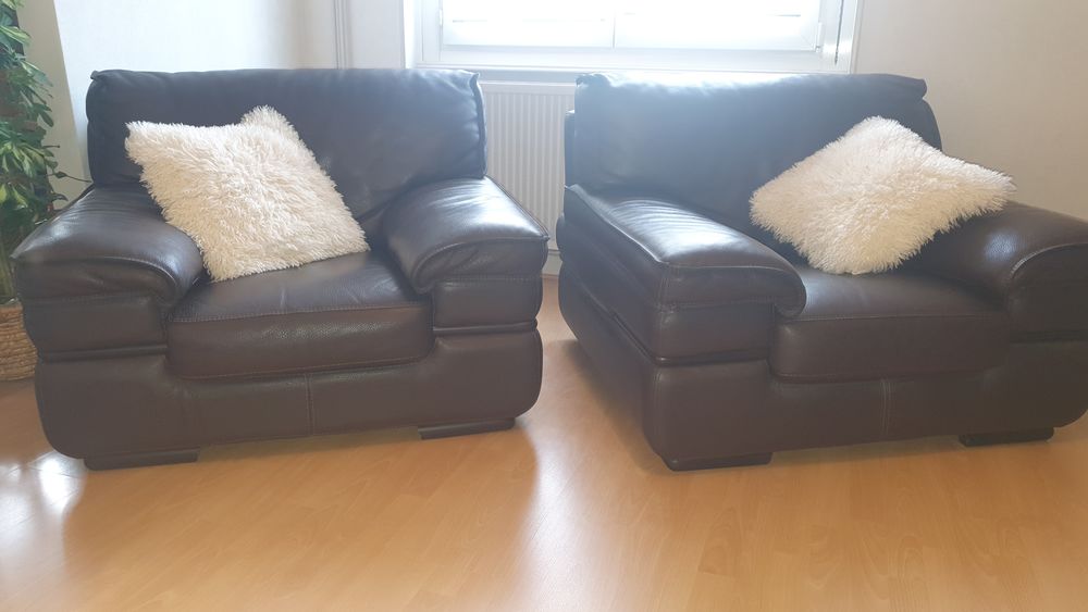 Canap&eacute; 3,5 places et deux fauteuils cuir marron Crozatier Meubles