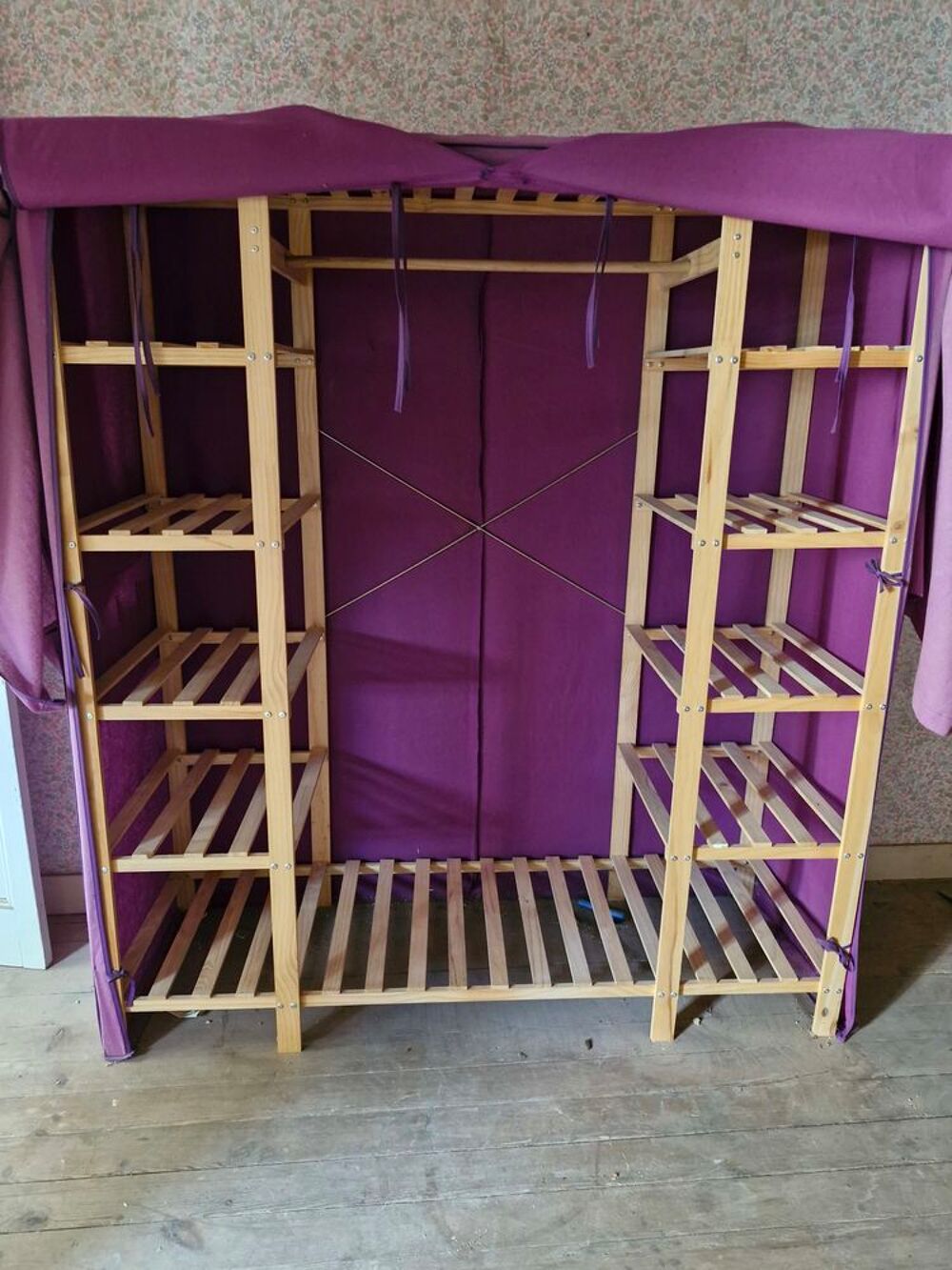 Penderie en bois Meubles